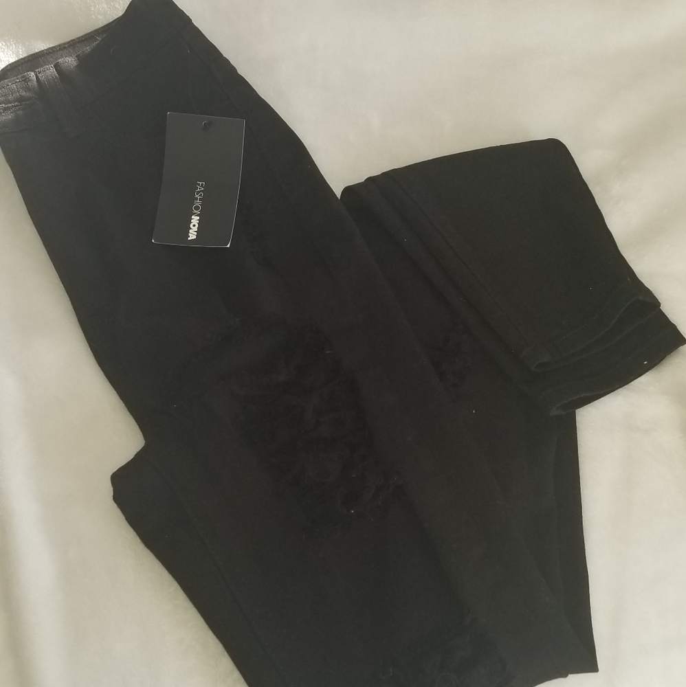 Black high-waisted jeans